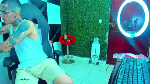 boy_tatto77 online show from 06.21.26