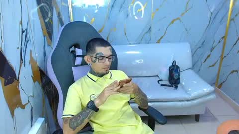 boy_tatto77 online show from 06.30.26