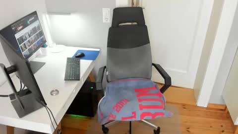 Julian online show from 04.06.26