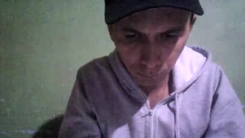 Snapshot of boycumlatino21 chatting on 01.04.25 Boy online show from 01.04.25