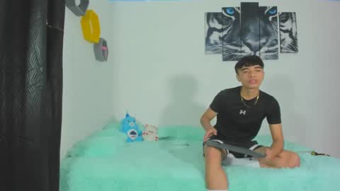 Snapshot of boys4hot_777 chatting on 03.04.25 boys4hot_777 online show from 03.04.25