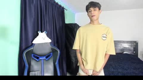 Snapshot of boys4hot_777 chatting on 03.29.26 boys4hot_777 online show from 03.29.26