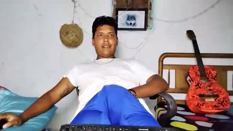 Snapshot of boysex1124 chatting on 01.07.25 andrew online show from 01.07.25