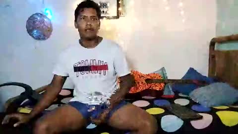 Snapshot of boysex1124 chatting on 01.28.25 andrew online show from 01.28.25