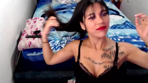 Snapshot of boyslatin493916 chatting on 02.17.26 nikky and jeik online show from 02.17.26