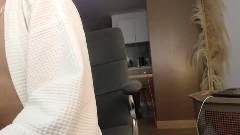 Snapshot of bradley_muscle chatting on 02.24.25 Bradley online show from 02.24.25