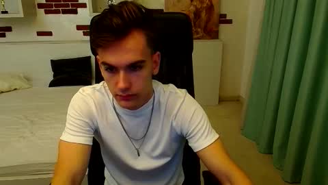 Snapshot of bradyflint chatting on 10.21.25 BradyFlint online show from 10.21.25