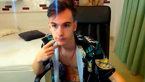 Snapshot of bradyflint chatting on 10.23.25 BradyFlint online show from 10.23.25