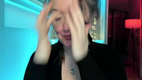 Snapshot of braingirl chatting on 05.10.26 I see you X-twitter its braingirl online show from 05.10.26