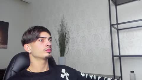 Snapshot of brandontatex chatting on 12.13.24 BrandonTateX online show from 12.13.24