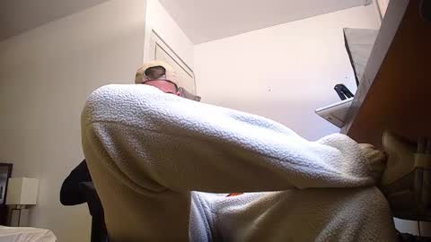 Snapshot of brandontatex chatting on 10.01.25 BrandonTateX online show from 10.01.25