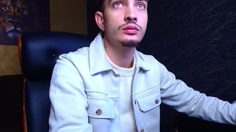 Snapshot of brandontatex chatting on 10.05.25 BrandonTateX online show from 10.05.25