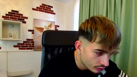 Snapshot of brandontatex chatting on 10.10.25 BrandonTateX online show from 10.10.25