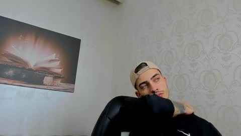 Snapshot of brandontatex chatting on 10.15.25 BrandonTateX online show from 10.15.25