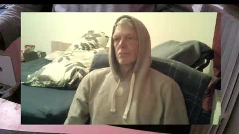 Snapshot of bremer64 chatting on 11.03.25 bremer64 online show from 11.03.25