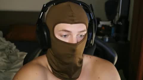 Snapshot of brentonverde chatting on 11.11.25 brentonverde online show from 11.11.25