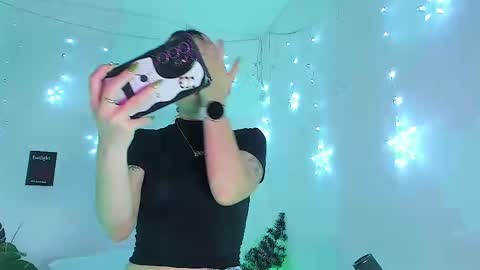Snapshot of bri_cullen chatting on 12.22.24 Bri cullen online show from 12.22.24