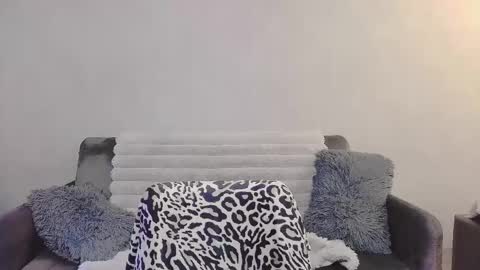 bri_fox online show from 04.17.26