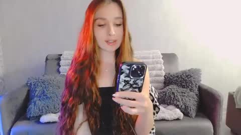Snapshot of bri_fox chatting on 05.08.26 bri_fox online show from 05.08.26