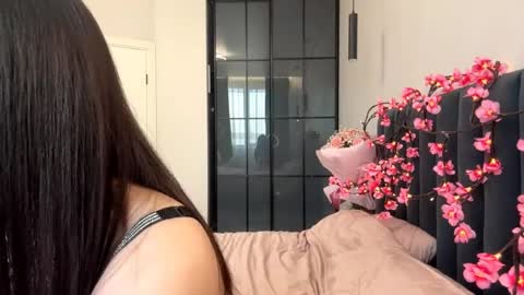 I am Valery ntmu Lets hit 10 Thumbs Up together We are almost done online show from 04.19.26