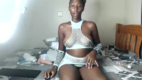 Snapshot of briannah_aria chatting on 03.10.25 brianna online show from 03.10.25