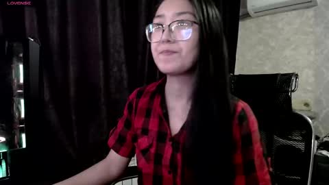 Snapshot of brightssmiles chatting on 02.11.25 Aisha online show from 02.11.25