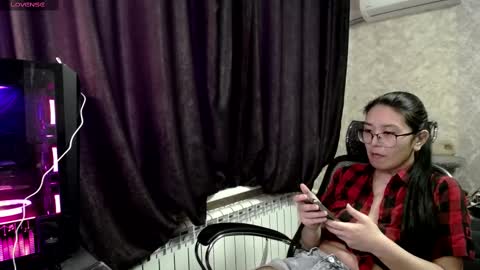 Snapshot of brightssmiles chatting on 02.14.25 Aisha online show from 02.14.25