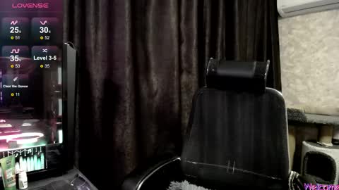 Snapshot of brightssmiles chatting on 10.22.25 Aisha online show from 10.22.25