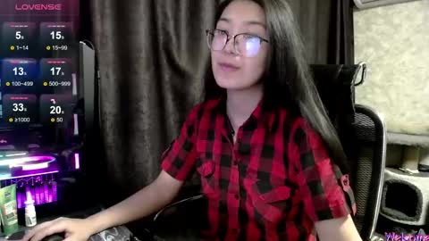 Snapshot of brightssmiles chatting on 10.29.25 Aisha online show from 10.29.25