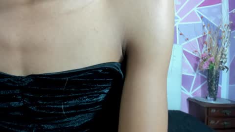 Snapshot of brisahott chatting on 01.09.25 Brisa online show from 01.09.25