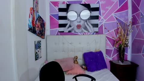 Snapshot of brisahott chatting on 01.18.25 Brisa online show from 01.18.25