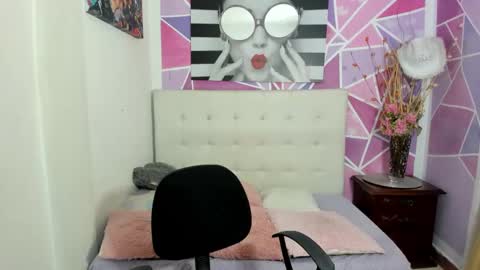 Snapshot of brisahott chatting on 02.17.25 Brisa online show from 02.17.25