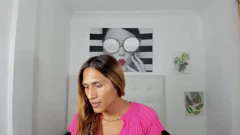 Snapshot of brisahott chatting on 09.16.25 Brisa online show from 09.16.25