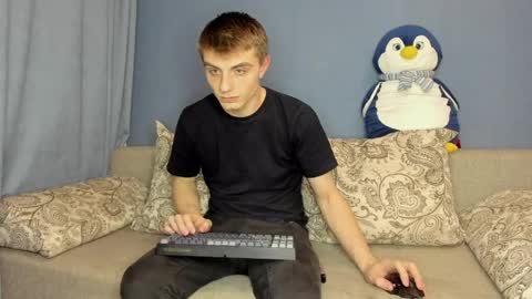 Snapshot of bristlebback chatting on 04.20.26 bristlebback online show from 04.20.26