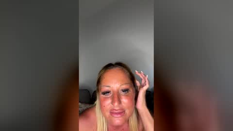 britishcumslut_10 online show from 04.19.26