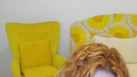Snapshot of britishmilfpenelope chatting on 06.14.26 Penelope online show from 06.14.26