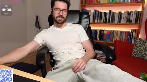 Snapshot of britishpoet chatting on 01.11.25 Callum online show from 01.11.25