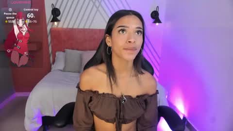 Snapshot of britney_collins_ chatting on 05.30.26 britney_collins_ online show from 05.30.26