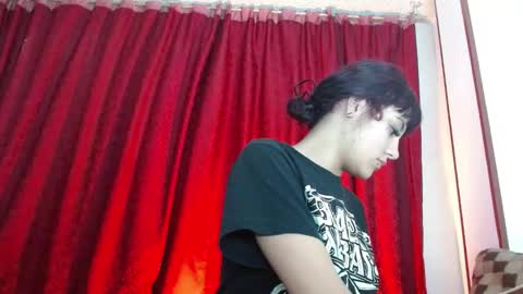 maru miaw   Please help me to reach 100 thumbs up online show from 02.23.25