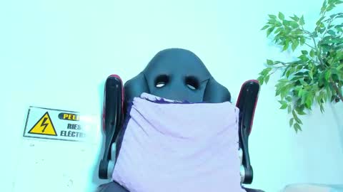 BRIYIT     online show from 02.15.25