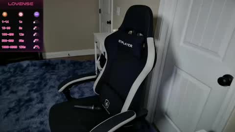 Snapshot of brookebee27 chatting on 02.28.25 brookebee online show from 02.28.25