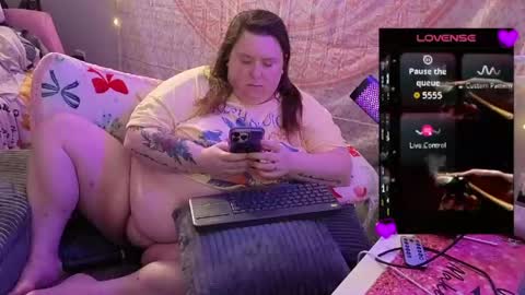 Snapshot of brookenicole3 chatting on 04.21.26 Madam Brooke online show from 04.21.26