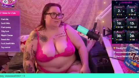 Snapshot of brookenicole3 chatting on 05.21.26 Madam Brooke online show from 05.21.26