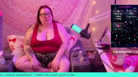 Snapshot of brookenicole3 chatting on 05.22.26 Madam Brooke online show from 05.22.26