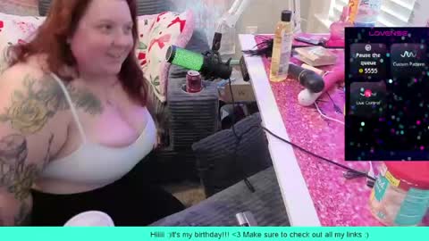 Snapshot of brookenicole3 chatting on 05.23.26 Madam Brooke online show from 05.23.26