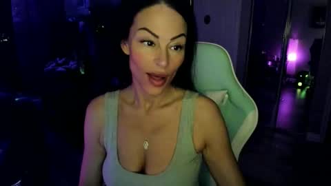 Snapshot of brookesummerxo chatting on 05.16.26 Brooke Summer xo online show from 05.16.26