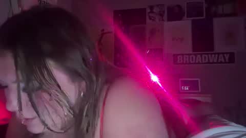 Snapshot of brooklynheights69 chatting on 11.13.25 brooklynheights69 online show from 11.13.25