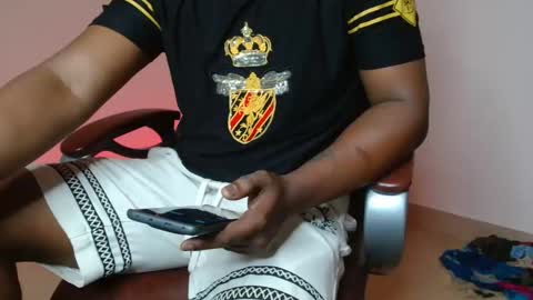 Snapshot of brown_king_00 chatting on 11.11.25 brown_king_00 online show from 11.11.25