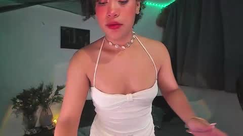 Snapshot of browngirl69 chatting on 02.21.25 miss muller online show from 02.21.25