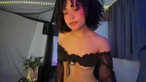 Snapshot of browngirl69 chatting on 03.06.25 miss muller online show from 03.06.25